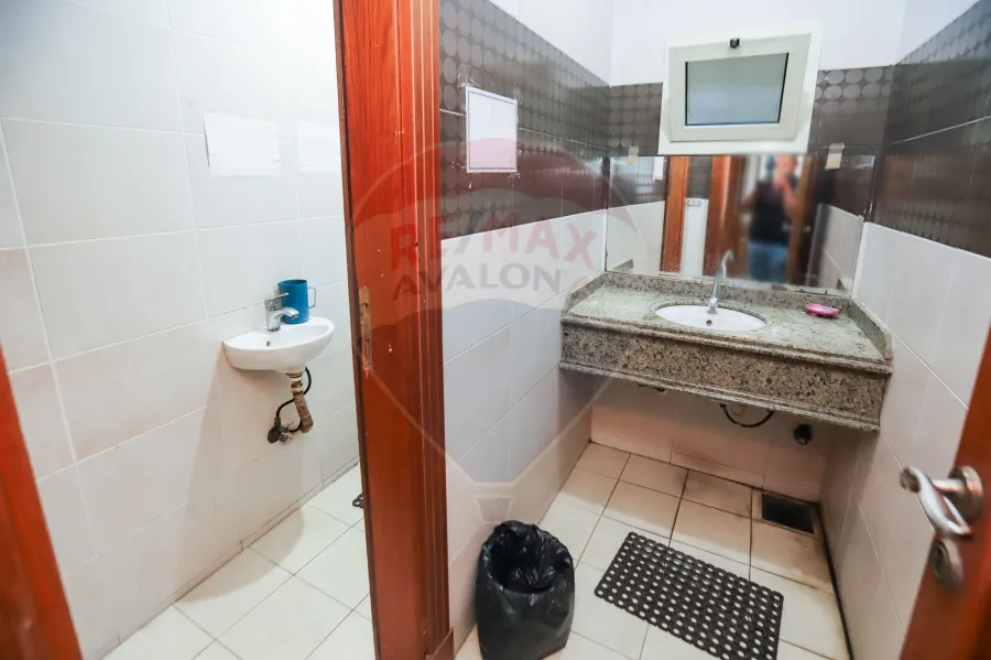 شقة اداري للبيع 300 م لوران ( ش ابو قير )