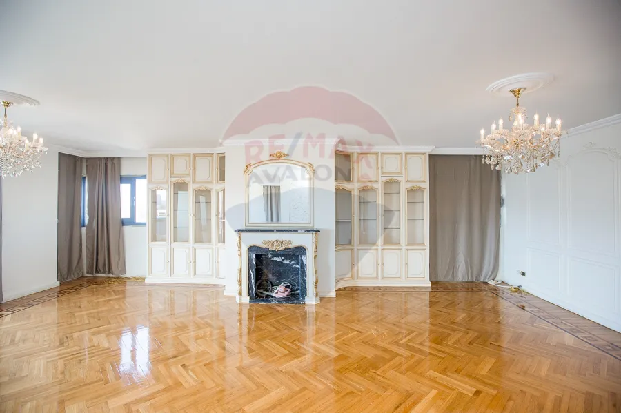 شقة للبيع 325 م وابور المياه ( فيو مفتوح علي النادي الاوليمبي وحدائق الشلالات )