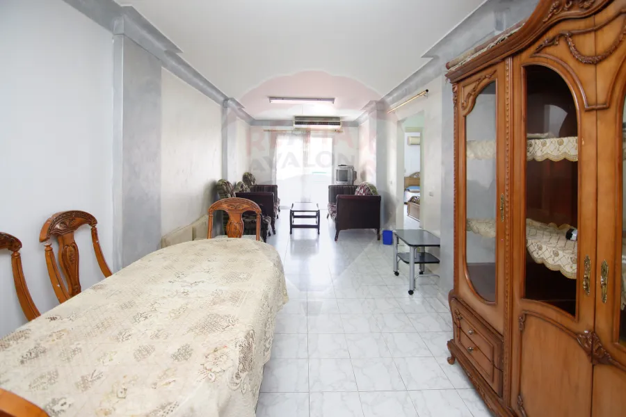 شقة للبيع 105 م المندرة (ش جمال عبد الناصر)