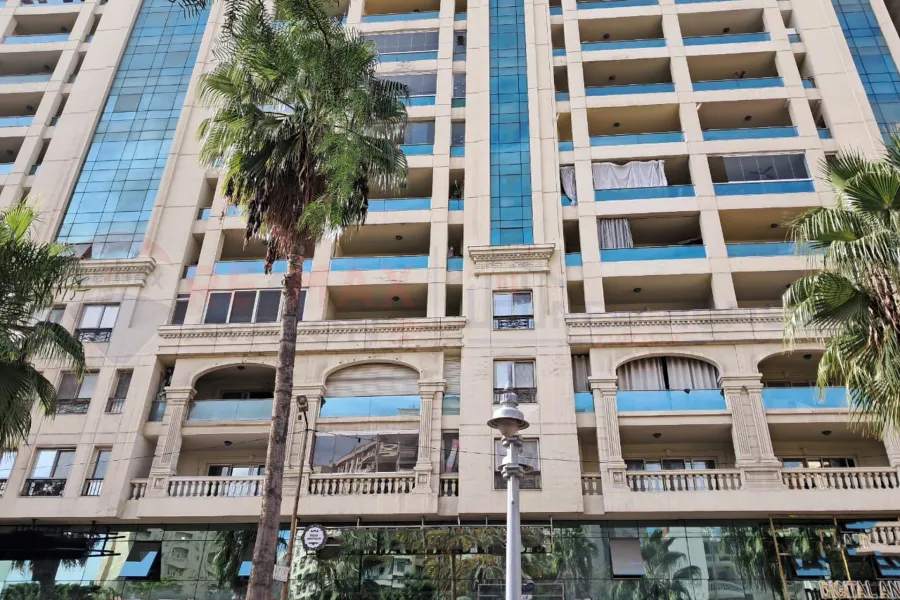 مقر إداري للبيع 165 م سموحة (ش البرت الاول)