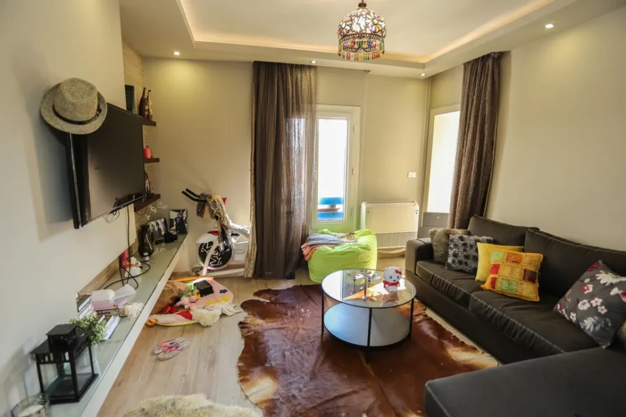 شقة للبيع 252م زيزنيا(ش أبو قير الرءيسي)