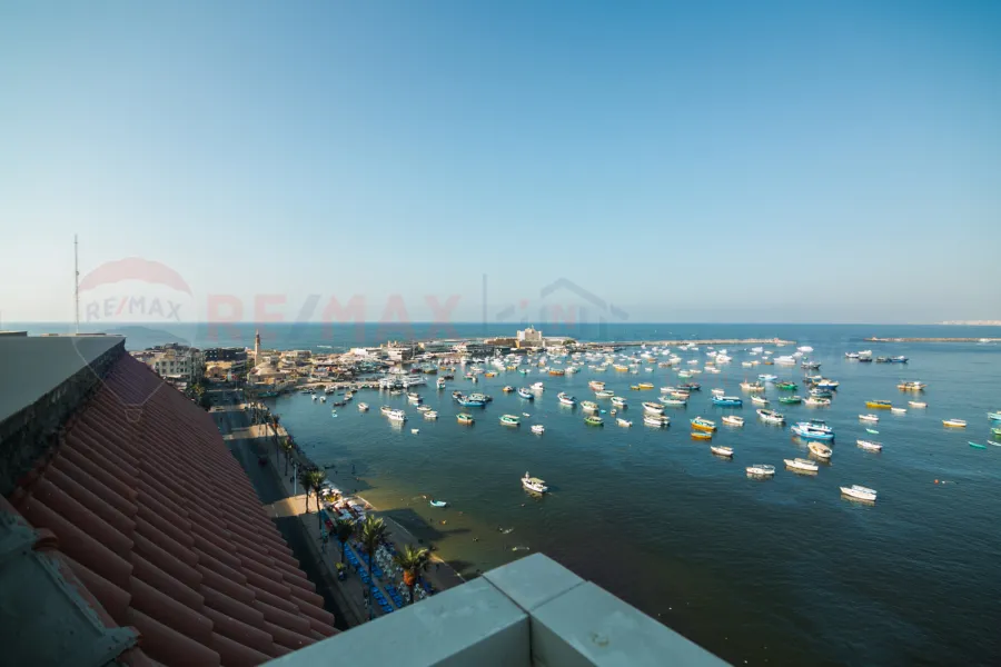 Apartment for sale 205 m (directly on the sea)