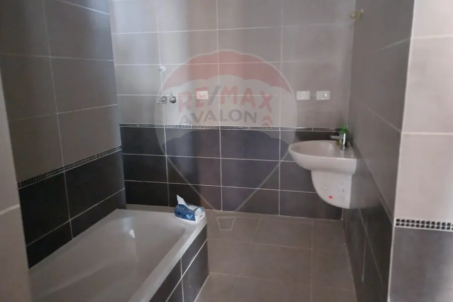 شقة للايجار 135 م سموحة (جراند فيو)