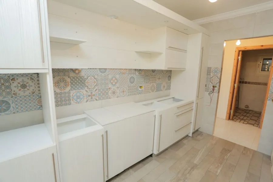 شقة للبيع 160م سبورتنج (خطوات من ش أبوقير الرئيسي)-