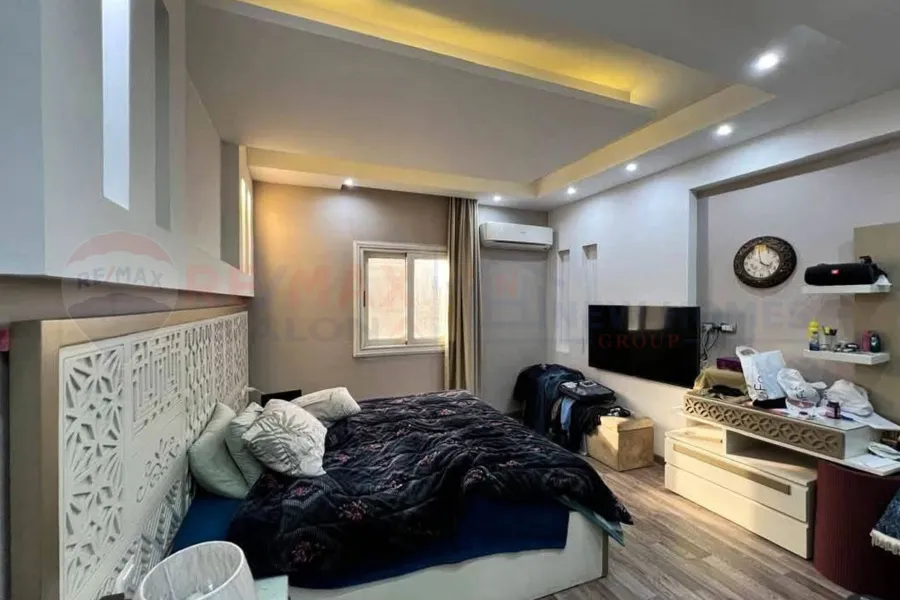 شقة للبيع 250 م سموحة (ش بهاء الدين الغتوري)