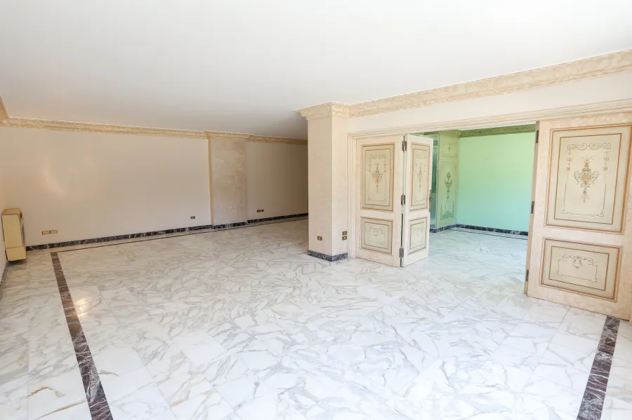 شقة للبيع 350 م رشدى (شارع المعسكر الروماني)