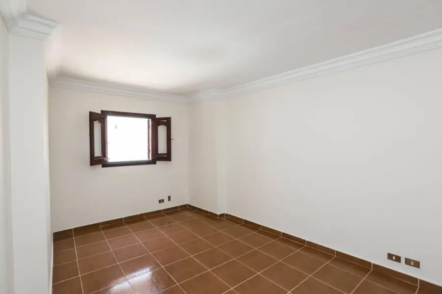 شقة للبيع 155م ميامي (ش  العيسوي  - امام مستشفي مارمرقص)