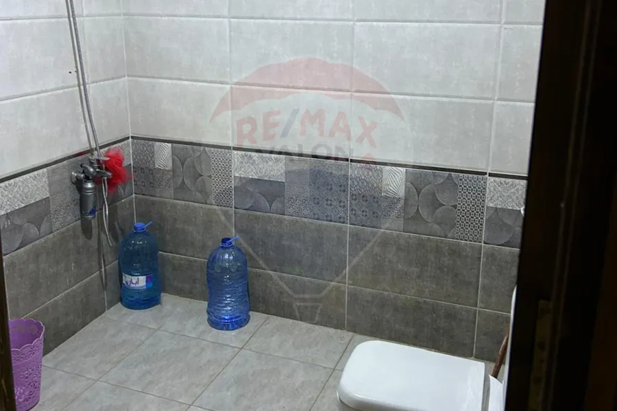 شقة للبيع 100 م المندرة (ش جمال عبد الناصر)