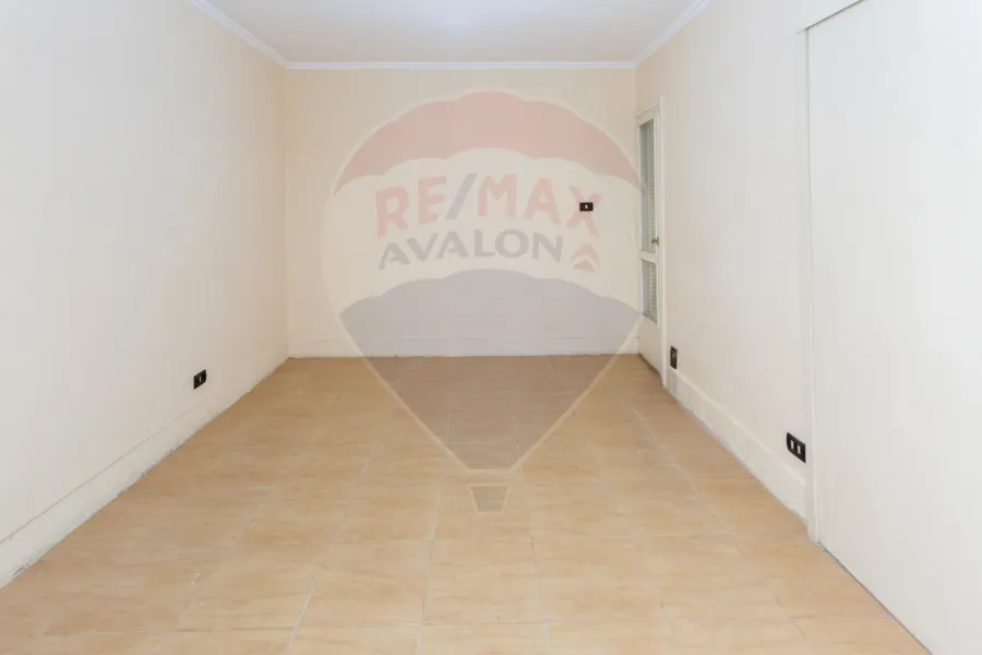 شقة للبيع 122 م سموحة (ابراج هيئة التدريس)