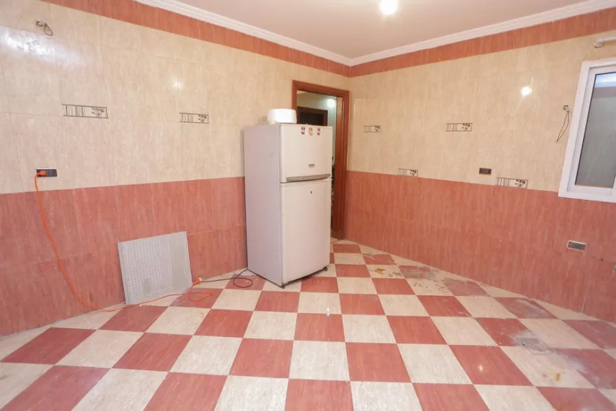 Apartment For Sale 275m Stanley (Steps From Kornish) First Hand