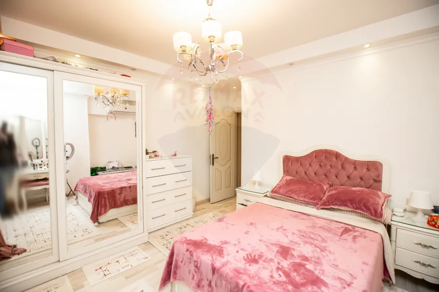 شقة للبيع  293 م لوران (ش عبد السلام عرف - عمارة براند )