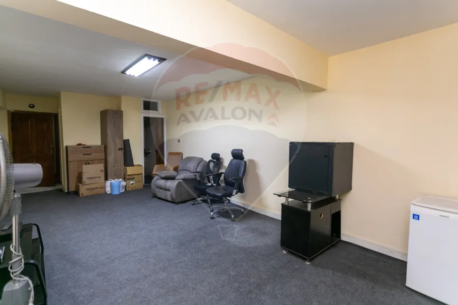 شقة إداري للإيجار 65 م سموحة ( ش فوزي معاذ )