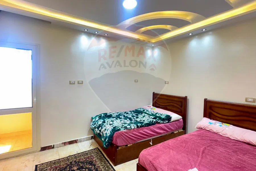 شقة للايجار 180 م ميامي (خطوات من ش العيسوي و البحر)