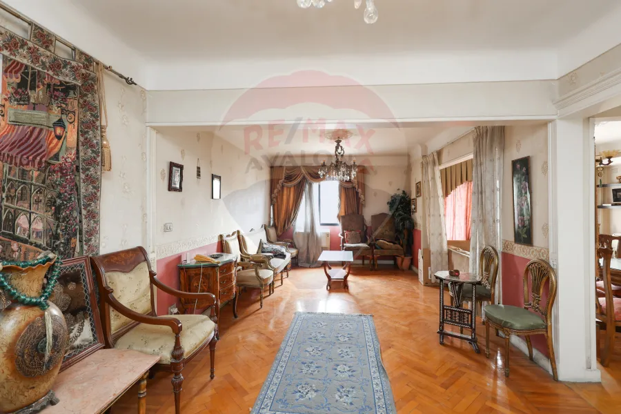 شقة للبيع 180 م سابا باشا  (ش تاج الرؤساء)