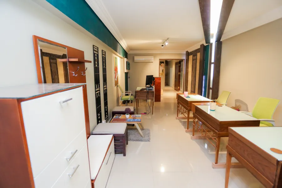 شقة مفروش إدارى للايجار 225 م سموحة (ش فوزى معاذ الرئيسي)