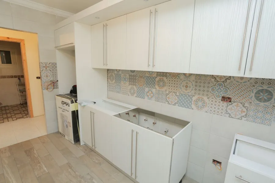 شقة للبيع 160م سبورتنج (خطوات من ش أبوقير الرئيسي)-