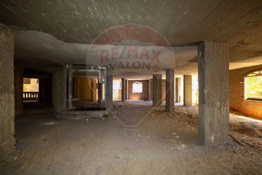 Commercial mezan for sale 575 m Al-Agami (El-betash)
