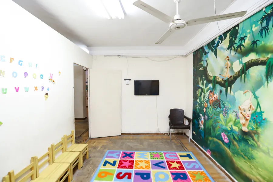 حضانة للبيع 400 م لوران ( ش أبو قير مباشرة - خطوات من ش شعراوى )