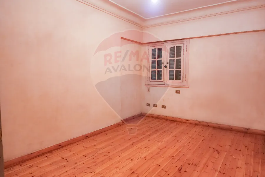 شقة للإيجار 130 م سموحة (ش النصر)