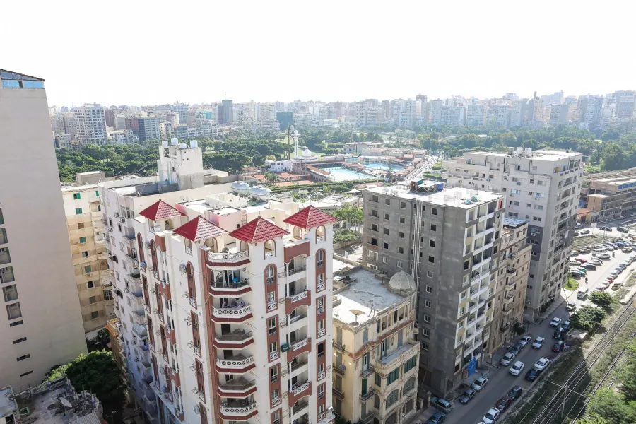 شقة للبيع 300م سبورتنج ( علي الترام مباشرا )