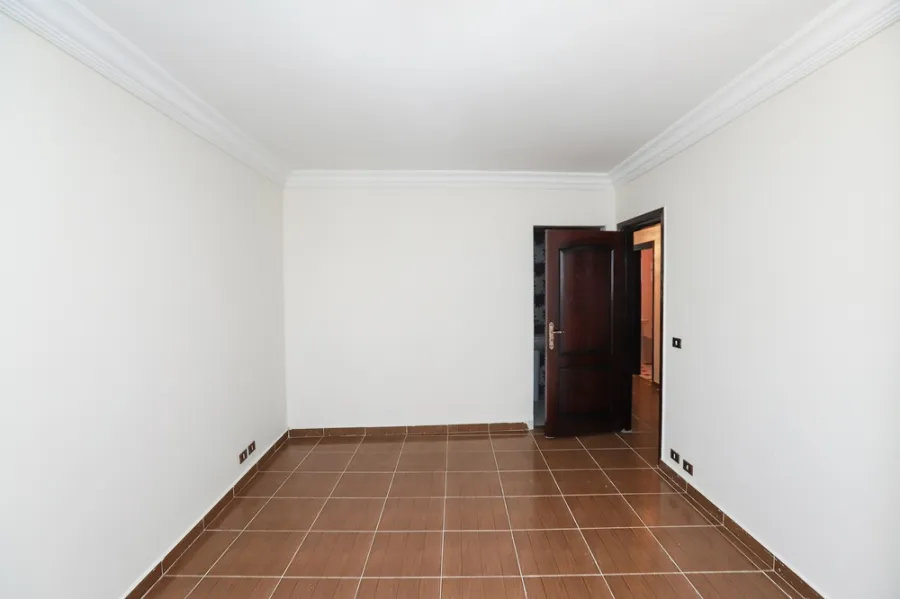 شقة للبيع 155م ميامي (ش  العيسوي  - امام مستشفي مارمرقص)