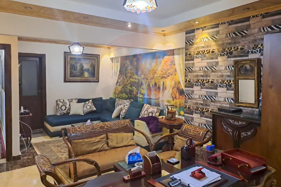 شقة إداري للبيع 150 م سموحة الجديدة (بجوار نادي الإتحاد) - تصلح سكني