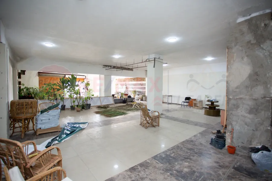 محل للإيجار 371 م المطار (بجوار مستشفي طلعت مصطفي)