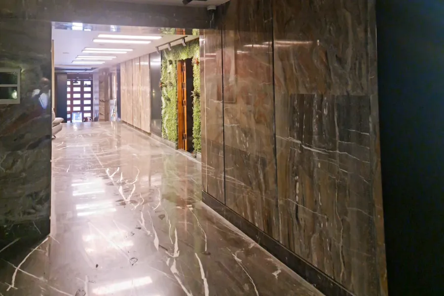 Mezzanine for sale 300 m Lauran (directly Abu Qir St.)