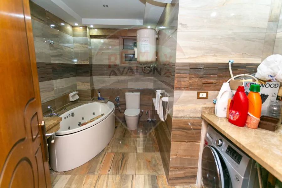 شقة للبيع 267 م سموحة (ش 14 مايو)