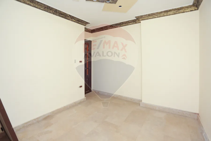 Administrative office for rent 60m Al-Mansheya (Othman Abaza St. - Al Sabaa Banat)