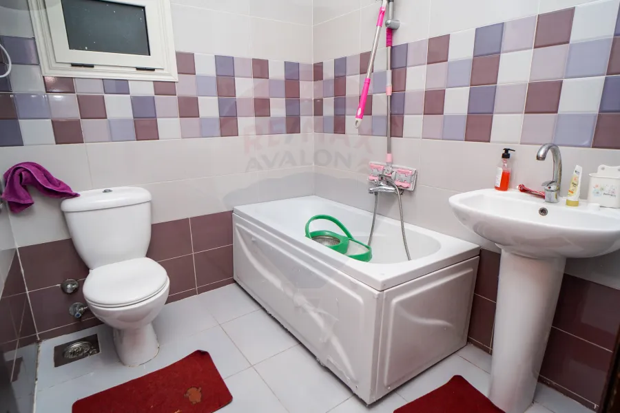 شقة للبيع 200 م لوران (ش الاقبال)