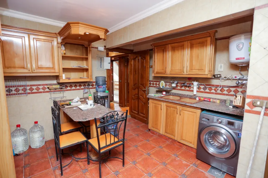 شقة للبيع 220م ستانلى (خطوات من البحر)