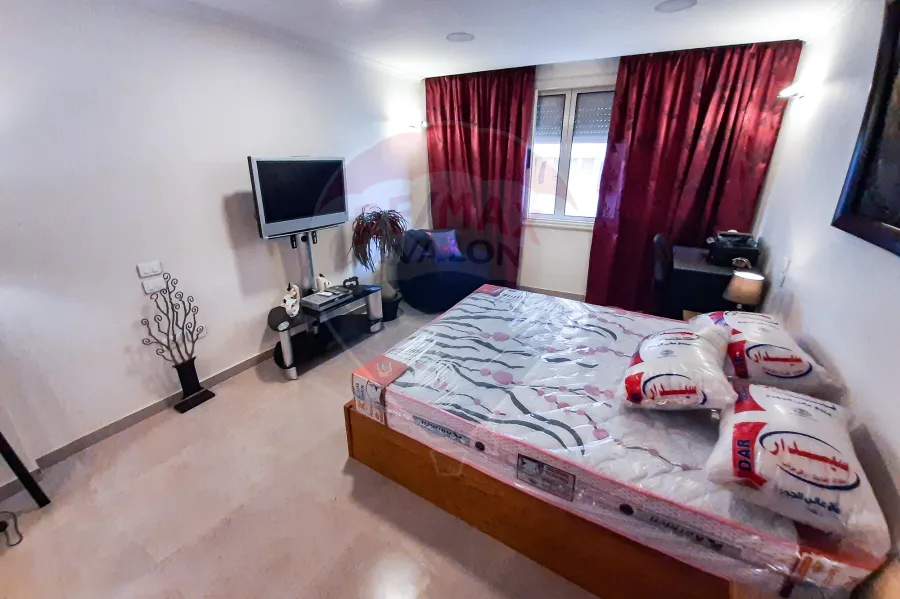 Furnished Studio For Rent 90 m El Azarita ( steps from the sea )