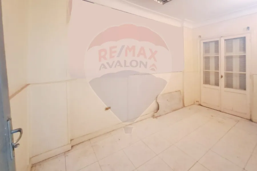 Administrative unit for rent 150 m Kafr Abdo (steps from Abu Qir st.)