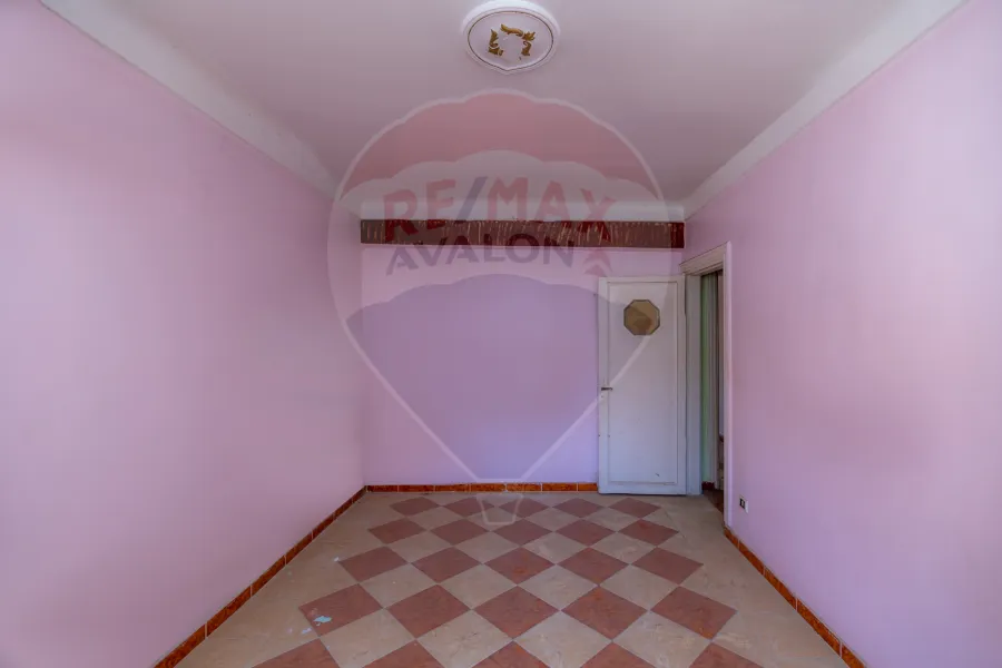 Apartment for sale in Victoria (steps from Abdel Salam Aref St. - and Taiba Hospital)