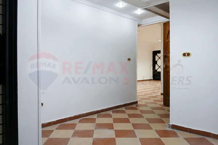 مقر اداري للايجار 140 م جناكليس (ش ابو قير)