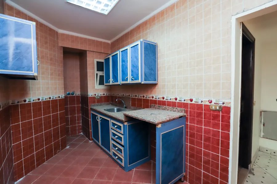 شقة للبيع 150 م جناكليس (على الترام مباشرة)