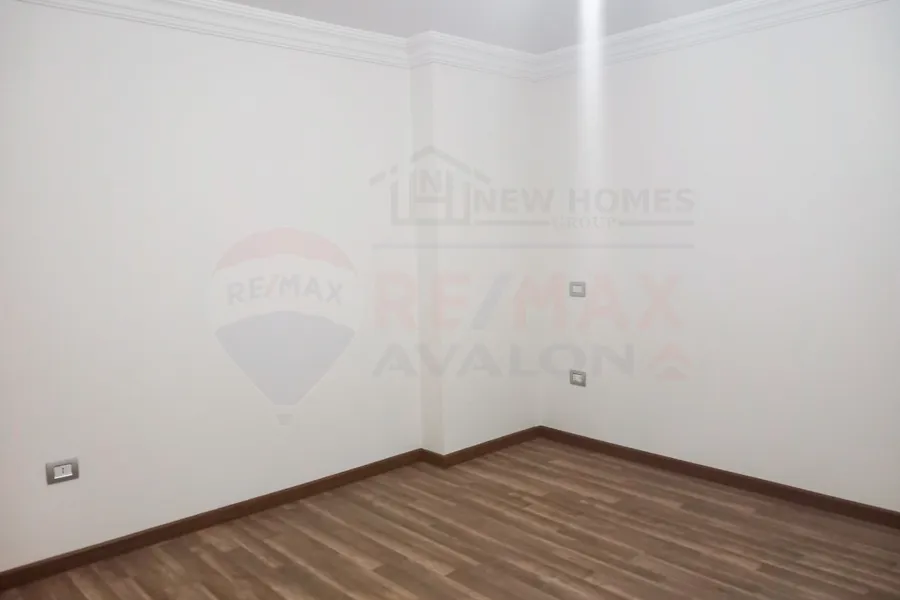 شقة للبيع 165 م سموحة ( شارع بهاء الدين الغتورى )  بتسهيلات فى السداد