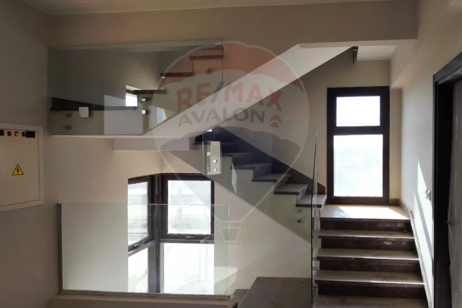 استلام فوري فيلا ستاند الون للبيع 330 م  (اكتوبر - O West)