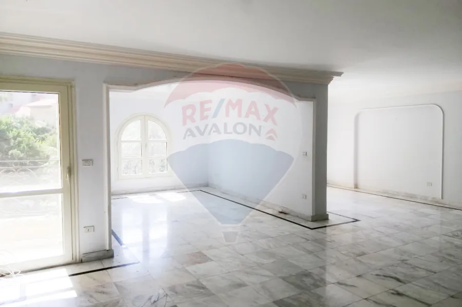 شقة للإيجار 270 م سموحة (شارع الصفا- فيو قصر الاميره فوزيه)