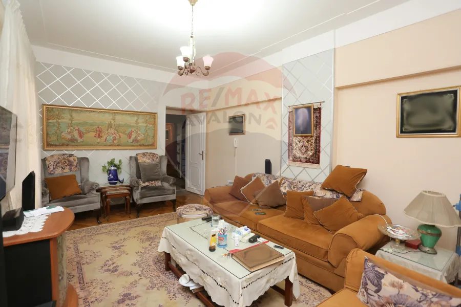 (شقة للبيع 250 م جليم (طريق الحرية