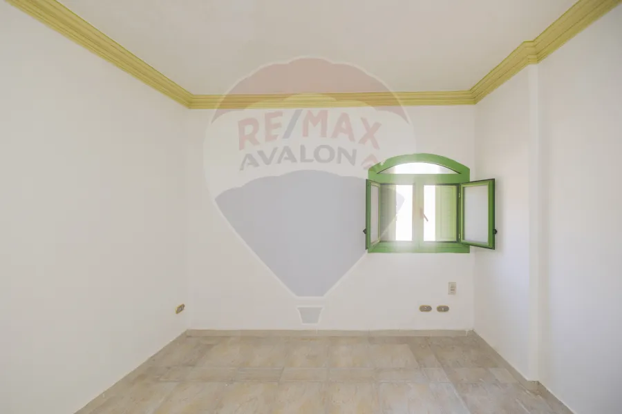 دوبلكس للبيع 300 م ميامي (ش جمال عبد الناصر)