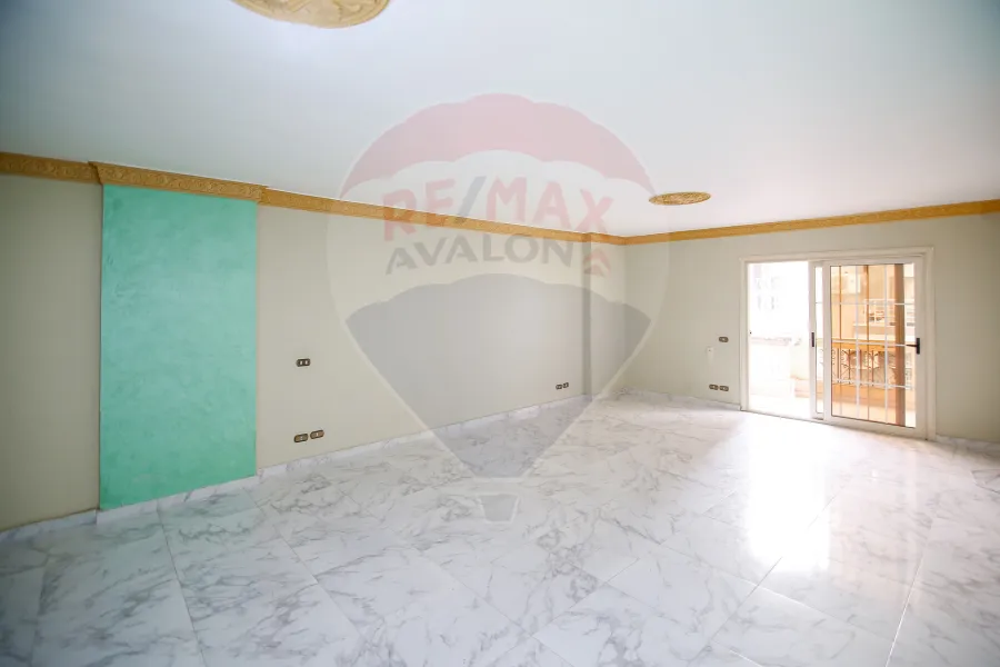 Apartment for rent 200 m Louran (Sarhank St.)