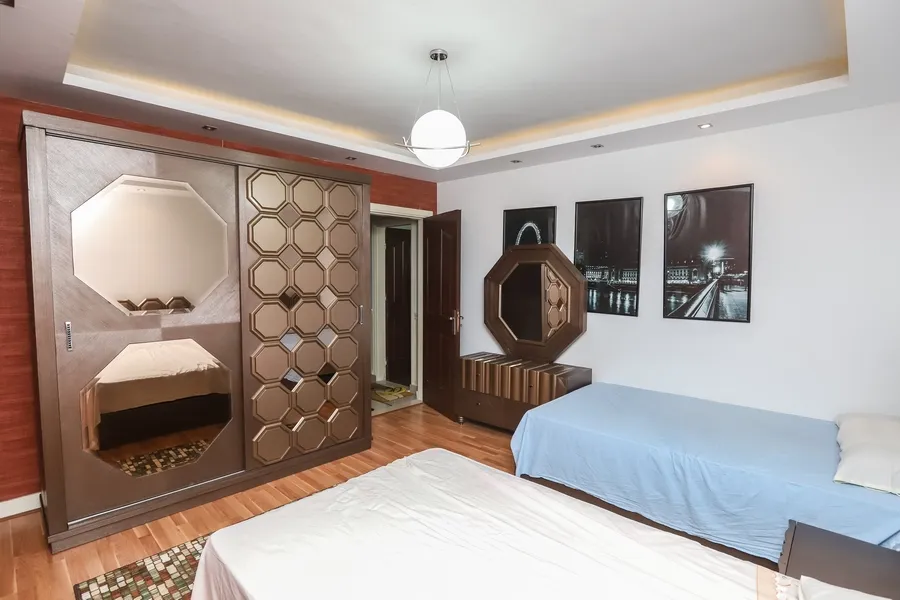 شقة للبيع بالفرش والاجهزة 252م محطة الرمل  (كمباوند الشرطة)