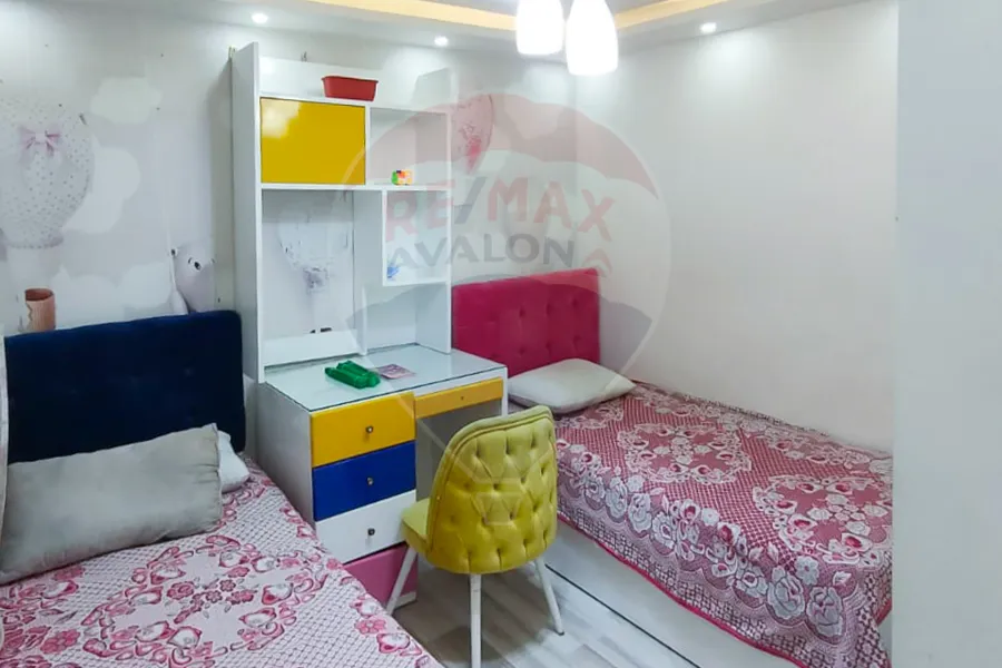 شقه للبيع  130م ميامى (ش الصرافة)