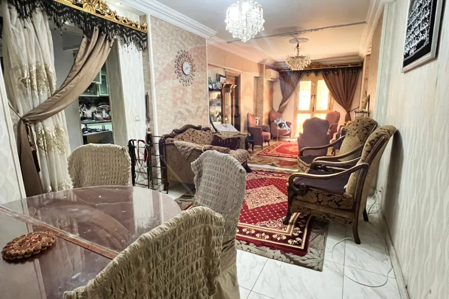 شقة للبيع 135 م الابراهيمية (خطوات من ش أبو قير)