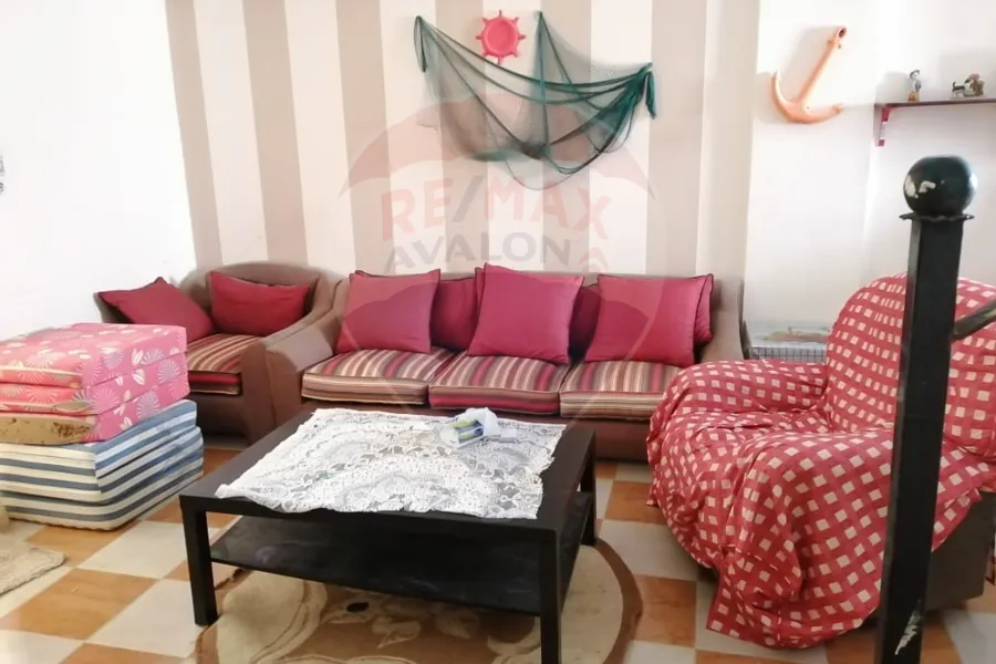 شاليه للبيع (جامعة الدول) 130م + 130م روف