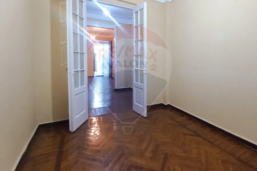 Administrative headquarters for rent, 100 m, Zizinia (steps from Abu Qir Street)