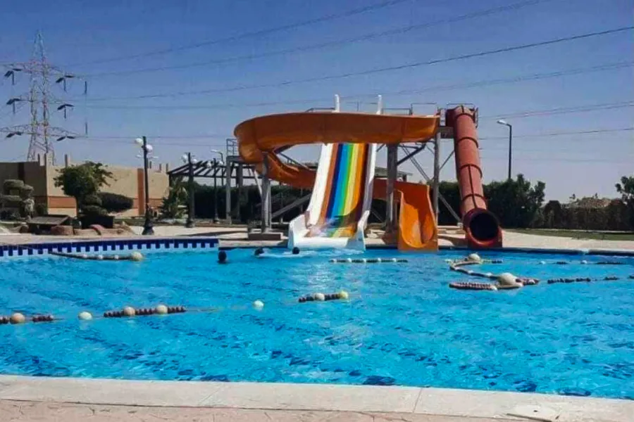 شاليه بروف للبيع العلمين (مارسيليا لاند) 100 م + 100 رووف