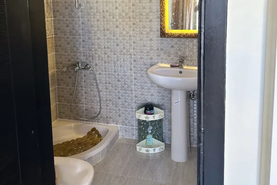 شاليه + روف للبيع (لاسيرينا) 120 م